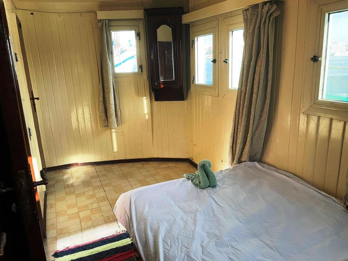Floating Hotel- Happy Nile Boat ลักซอร์ ภายนอก รูปภาพ