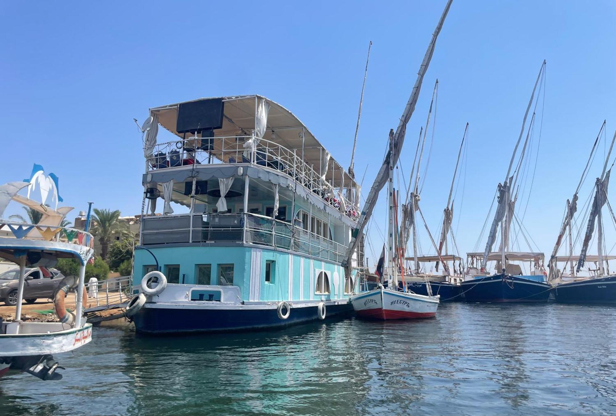 Floating Hotel- Happy Nile Boat ลักซอร์ ภายนอก รูปภาพ