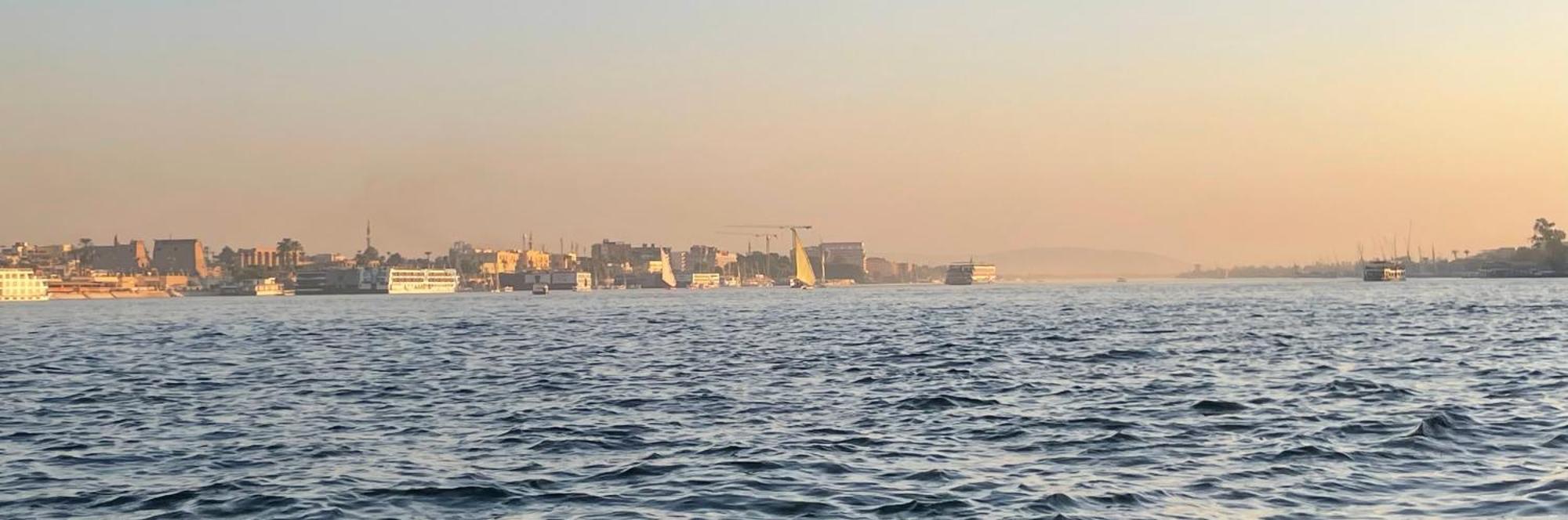 Floating Hotel- Happy Nile Boat ลักซอร์ ภายนอก รูปภาพ
